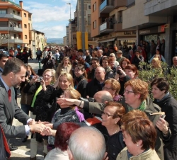 Su Alteza Real el Príncipe de Asturias y de Girona en un momento de su recorrido por las calles de Tremp
